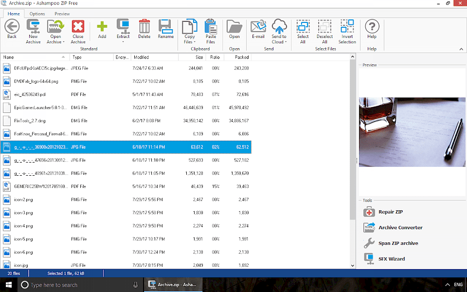 Screenshot of Ashampoo ZIP Free software running on Windows 10.