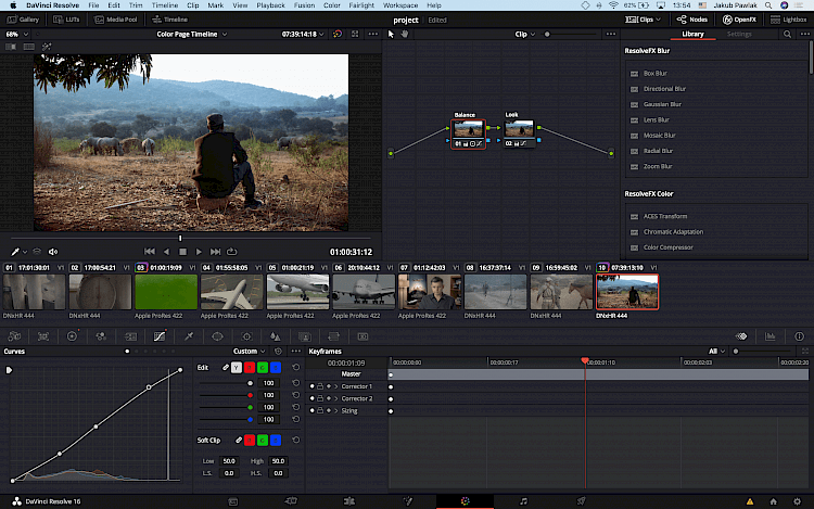 davinci resolve auto color correction