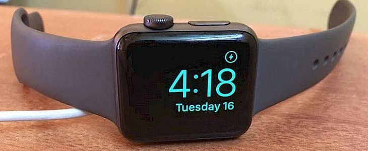 How to Use Apple Watch's Fantastic Nightstand Mode